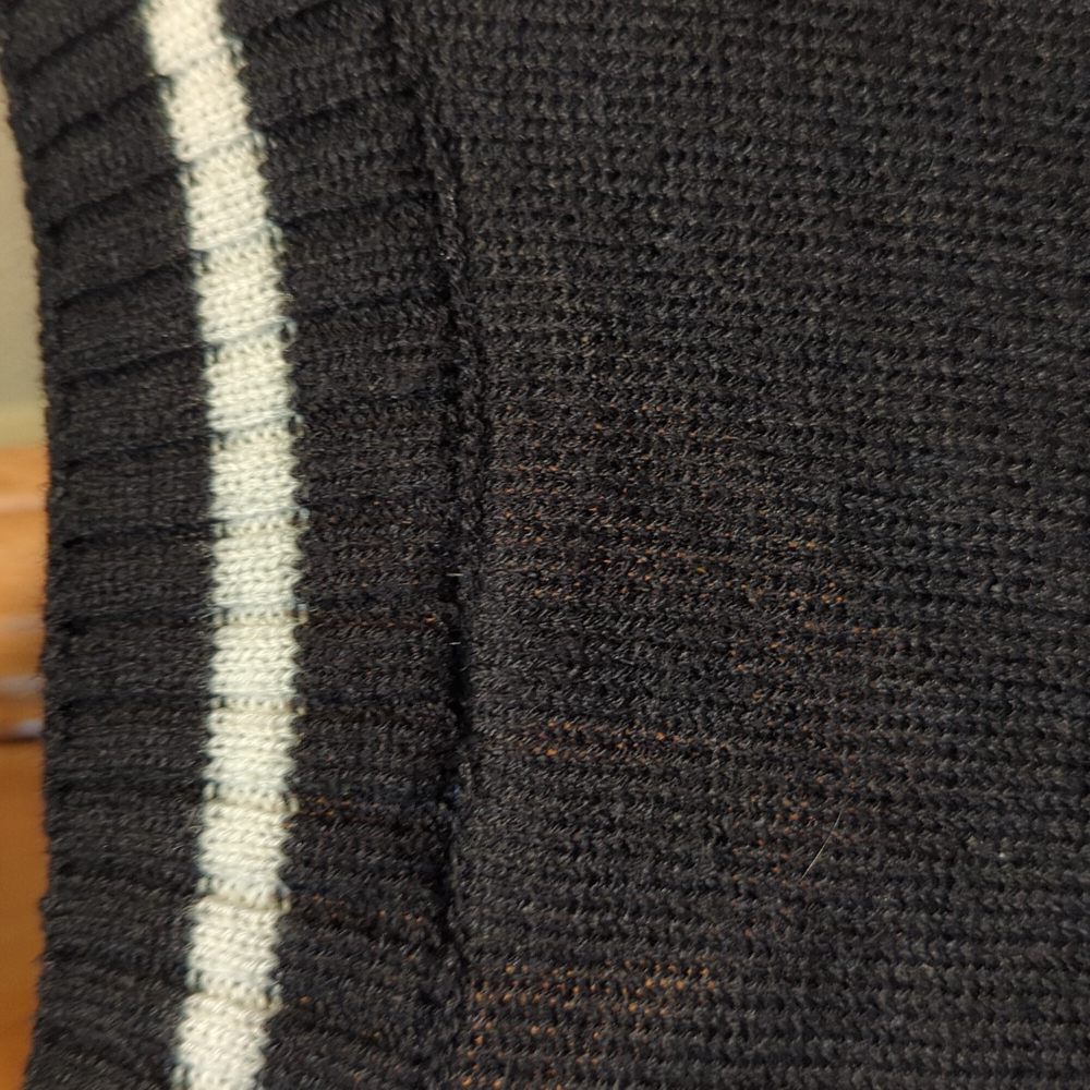Divided Black Cable Knit V-Neck Sweater Vest - Picture 4 of 5